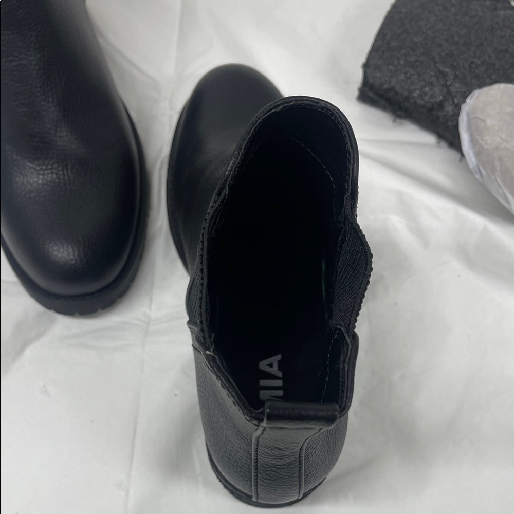 MIA Black Chelsea Lug Heel Ankle Boots - Picture 10 of 14